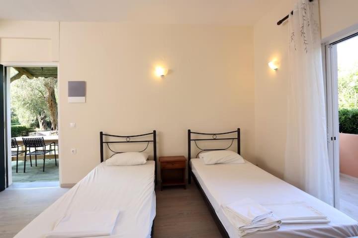 Villa Rosa Apartments Gouvia Ngoại thất bức ảnh