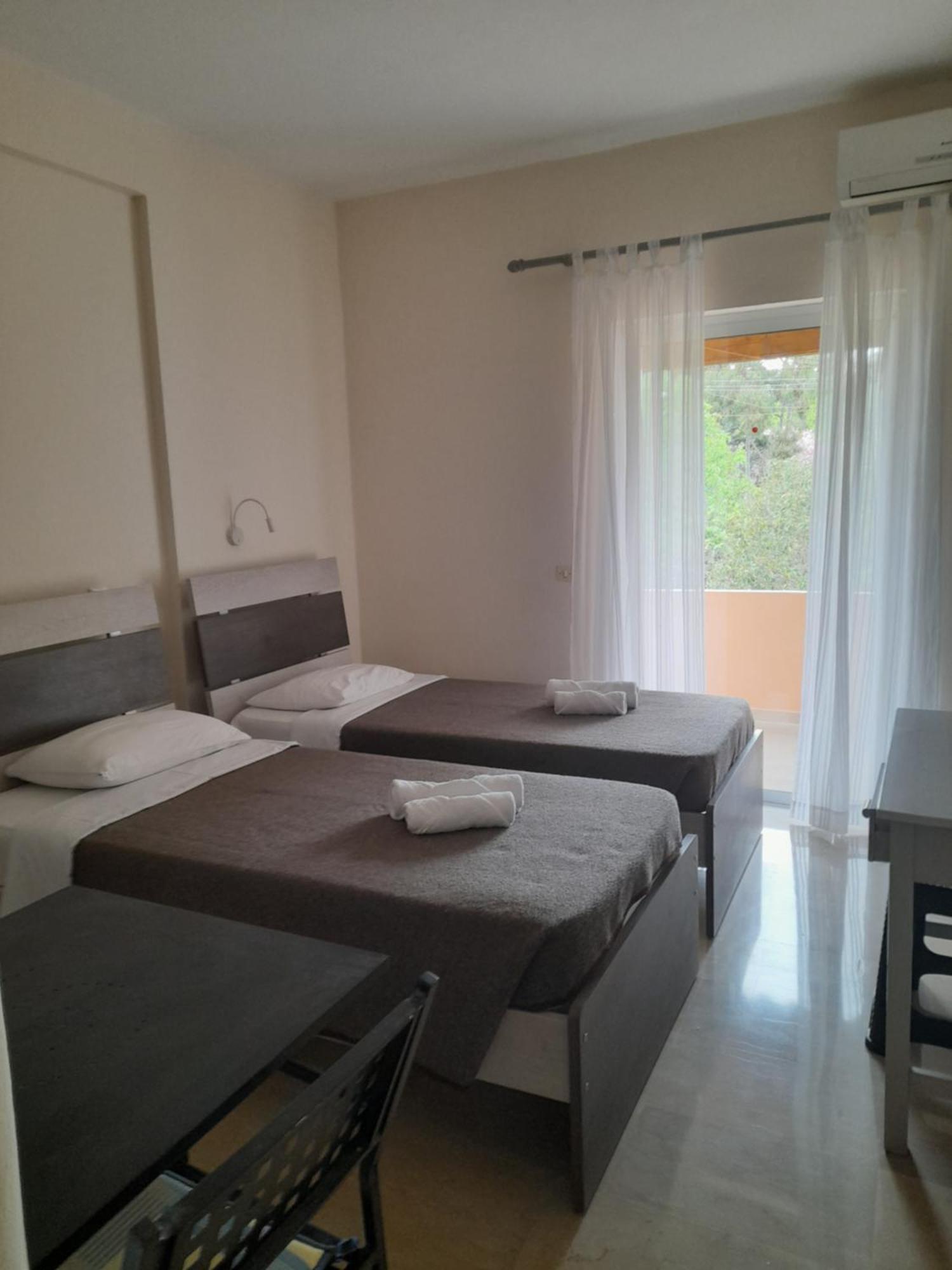 Villa Rosa Apartments Gouvia Ngoại thất bức ảnh
